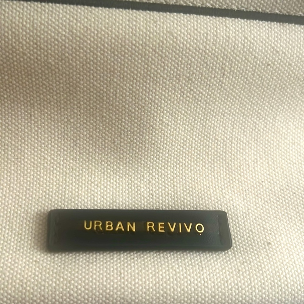 Urban Revivo Cream and Black Bag - Picture 3 of 12